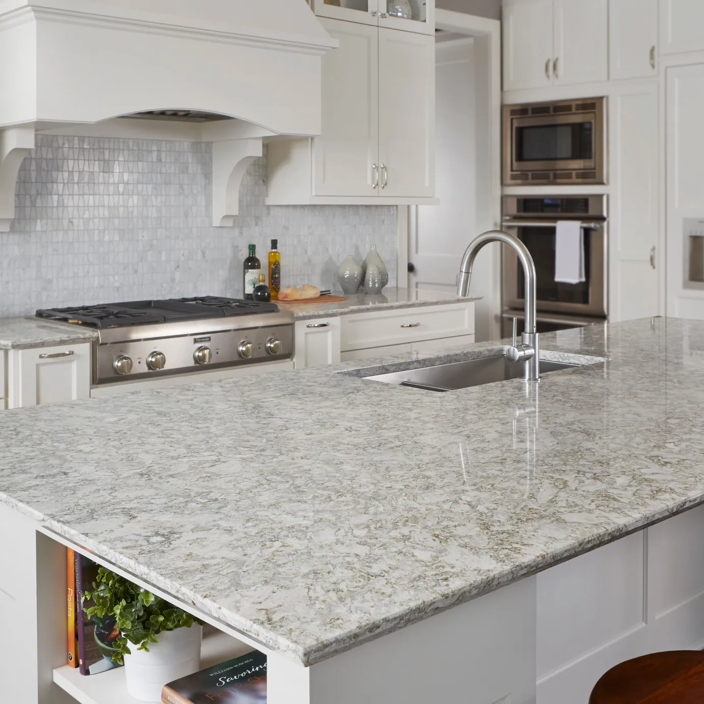 quartz countertop on kitchen island | GMD Surfaces in Chicagoland and Northwest Indiana