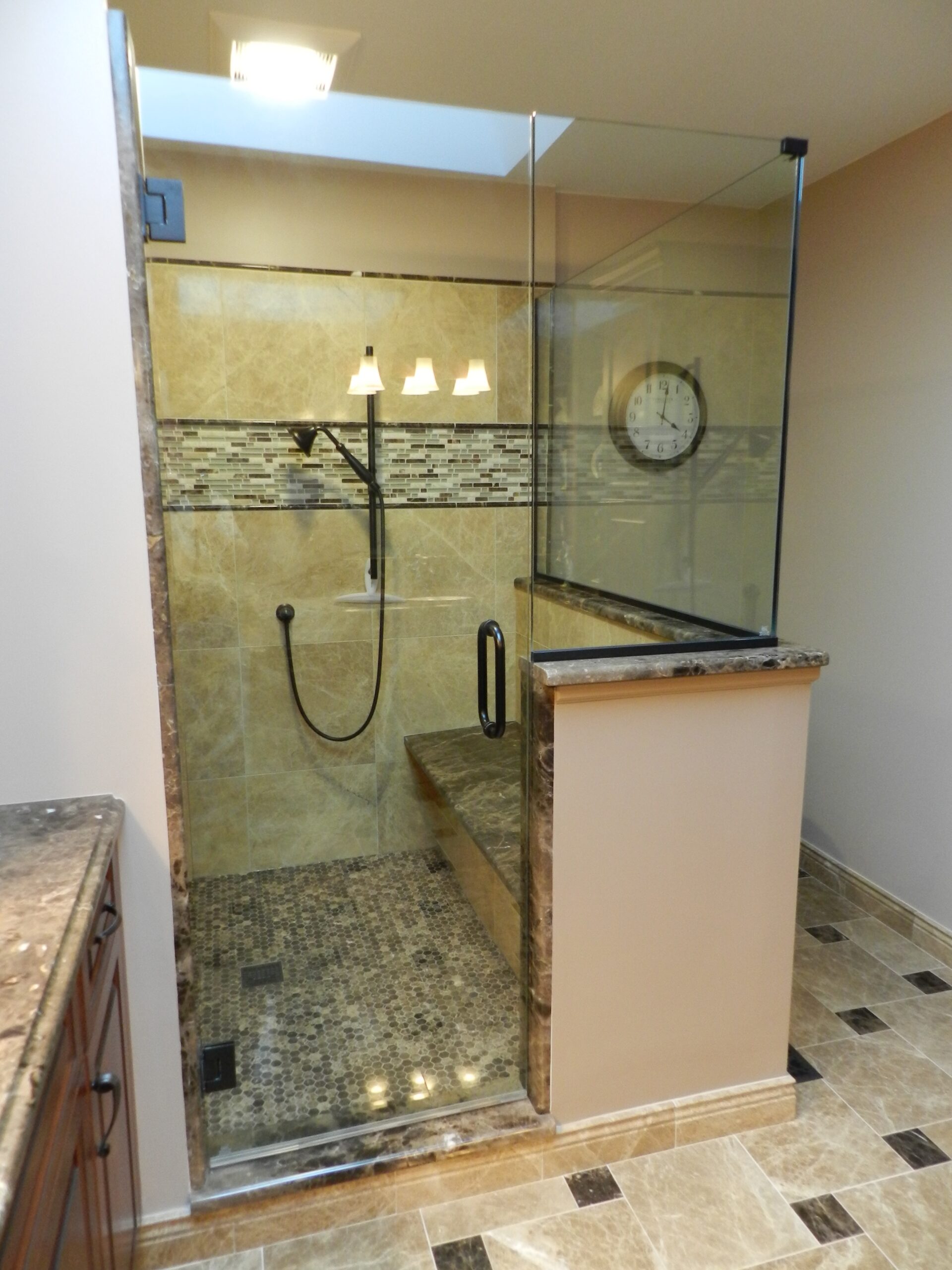mixed pattern shower wall | GMD Surfaces in Chicagoland and Northwest Indiana