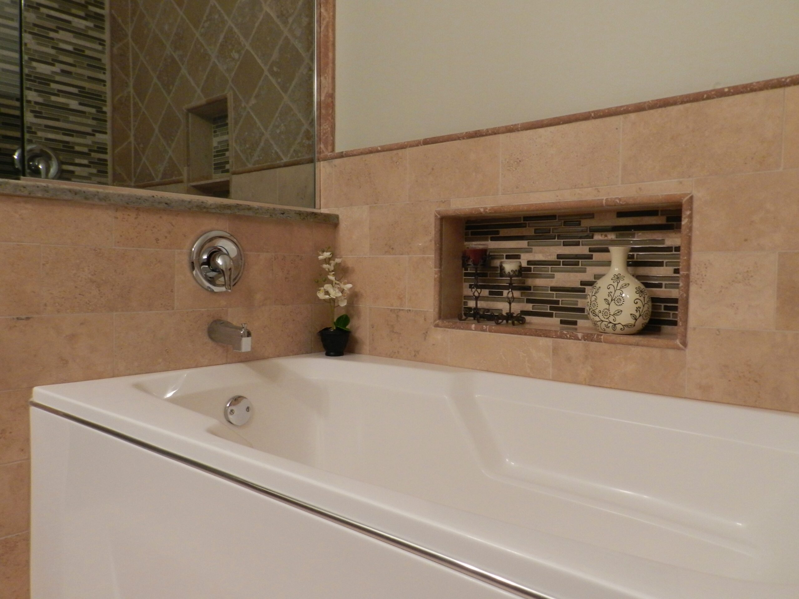bath tub surround and inset | GMD Surfaces in Chicagoland and Northwest Indiana