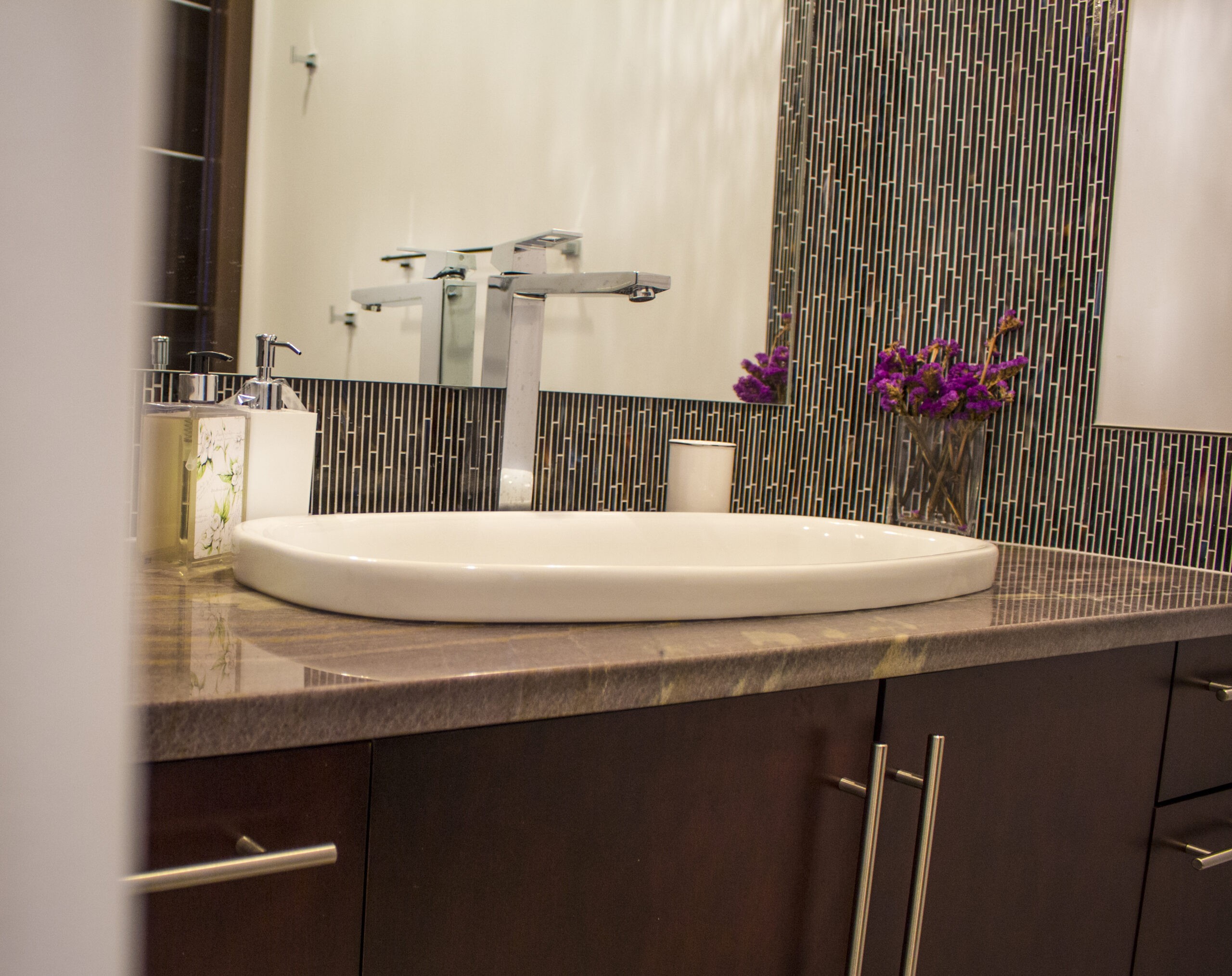 bathroom sink and vanity | GMD Surfaces in Chicagoland and Northwest Indiana